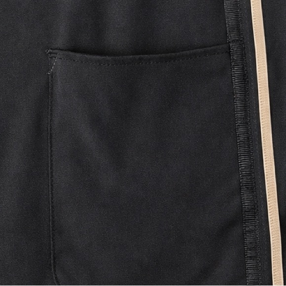 New Balance Women’s Black Full Zip Athletic Jacket Medium Running Lightweight - Picture 5 of 5